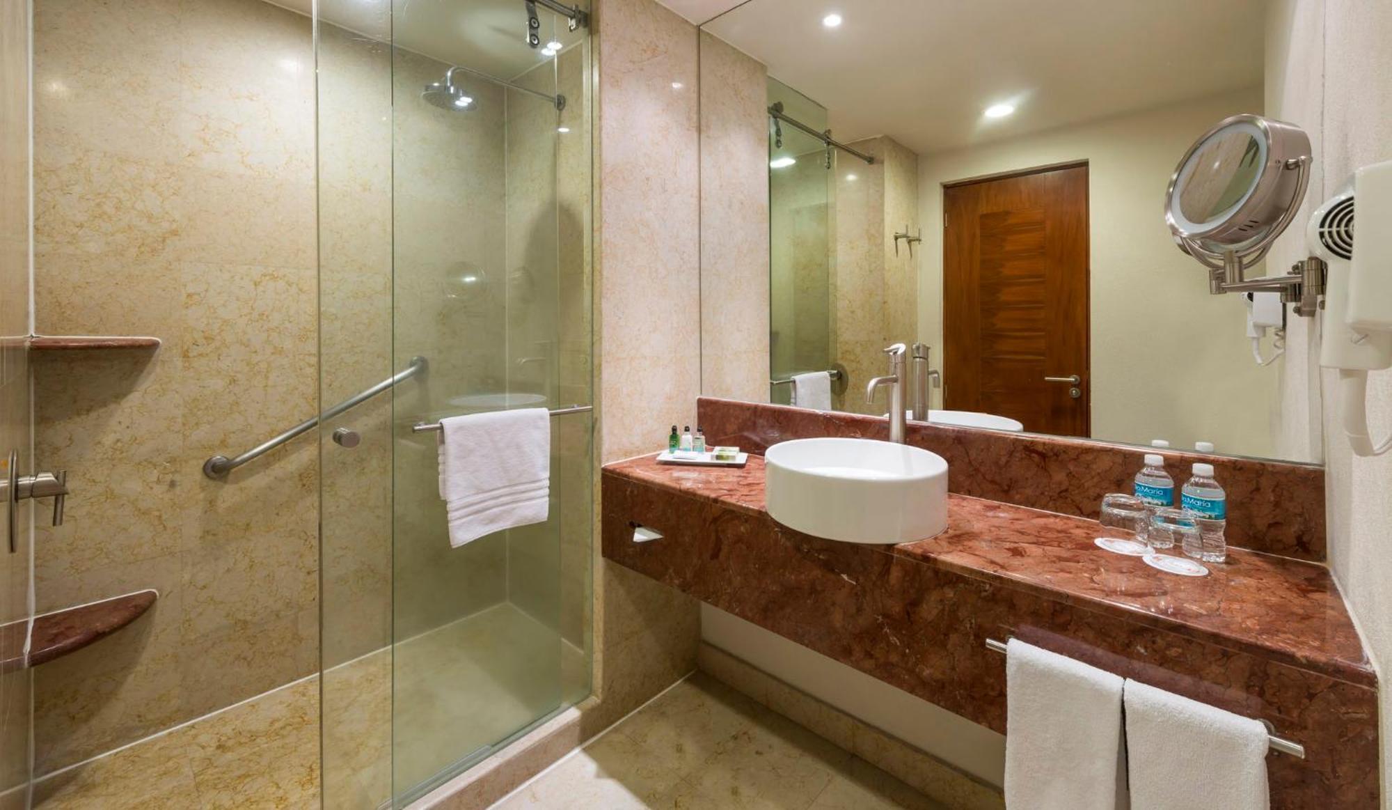 Real Inn Guadalajara Expo Εξωτερικό φωτογραφία